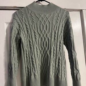 Tahari sage green cable sweater S